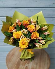 Букет цветов из:  Альстромерии и Розы в Девице