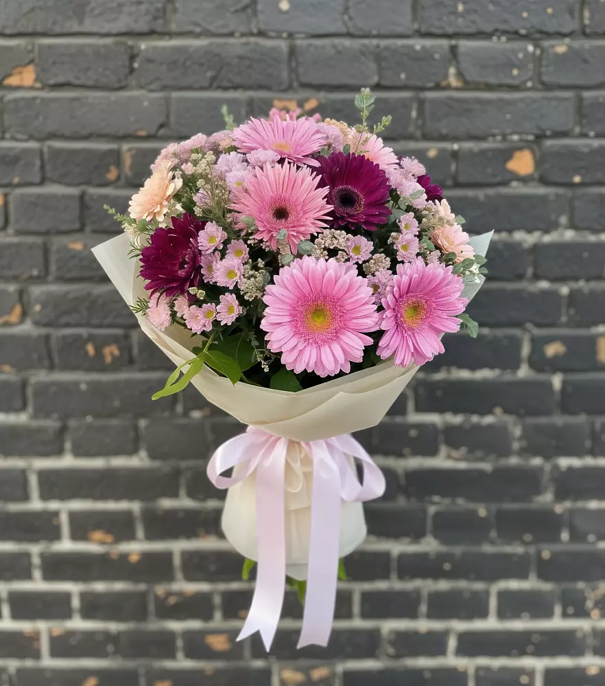 Букет цветов из: Герберы и Хризантемы в Девице