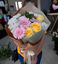 Букет цветов из:  Герберы, Розы и Хризантемы в Девице