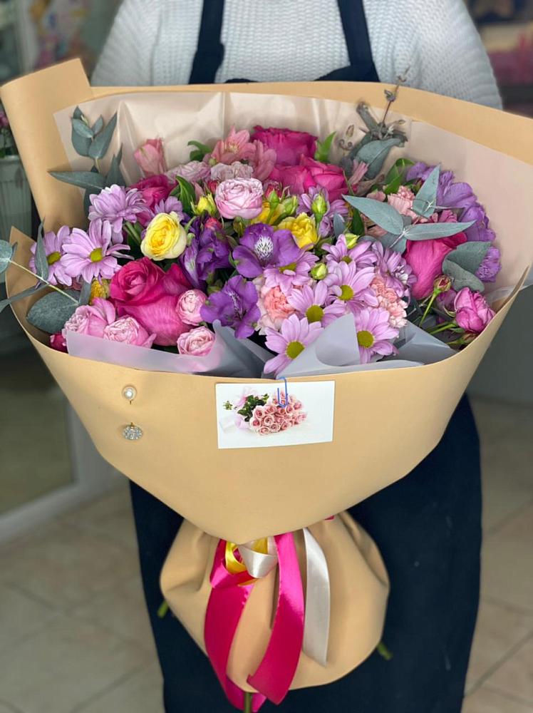 Букет цветов из: Хризантемы, Гвоздики и Альстромерии в Девице