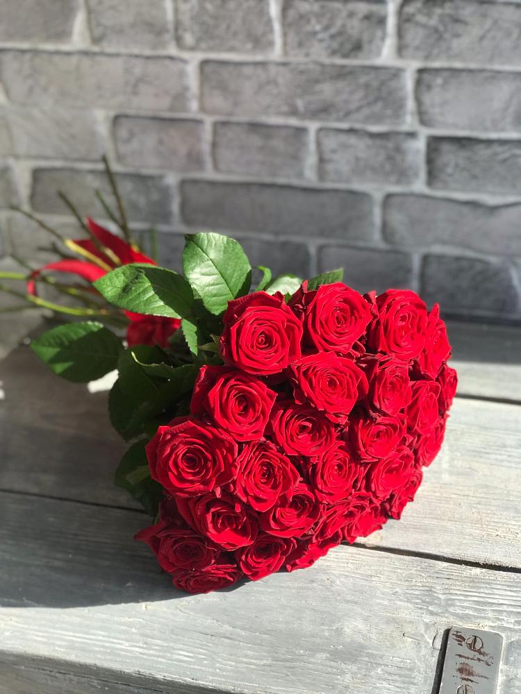 Букет Красные розы Фридом в Девице