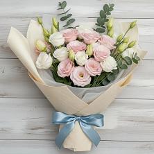 Букет цветов из:  Лизиантусы в Девице