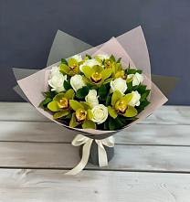 Букет цветов из:  Орхидеи и Розы в Девице