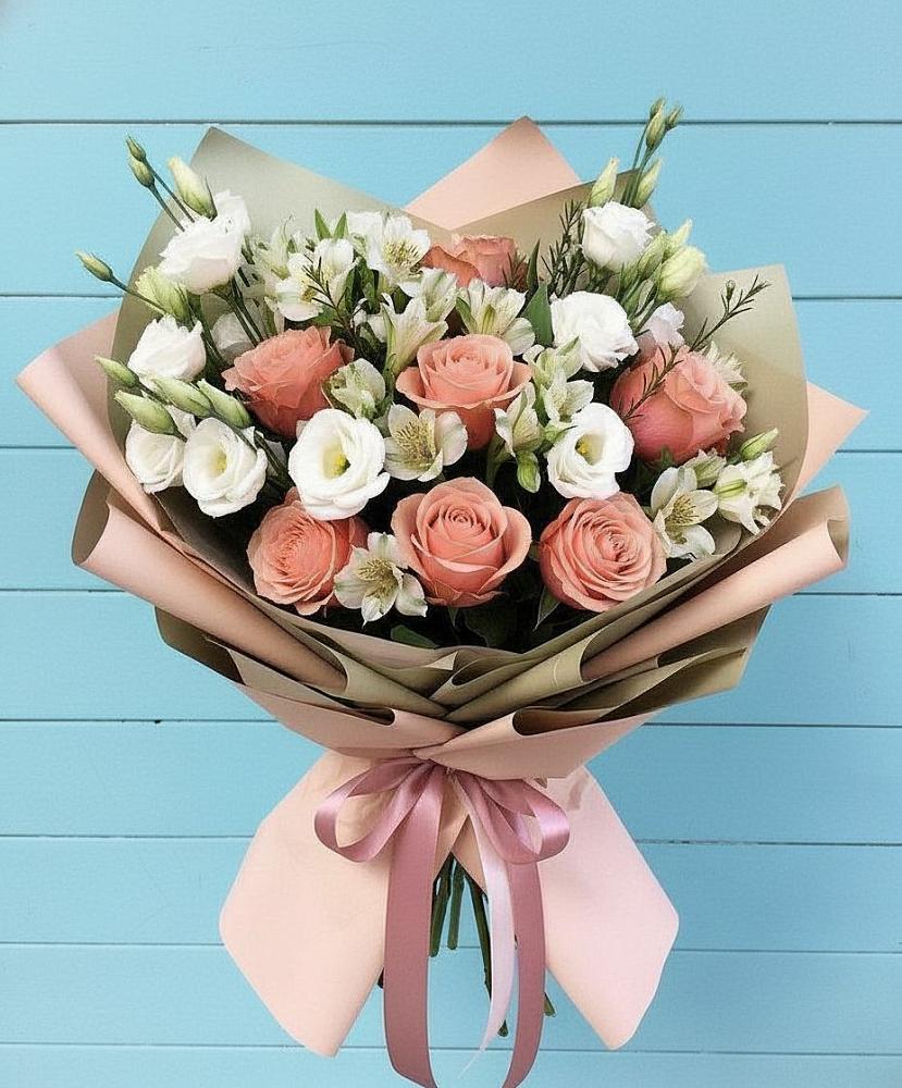 Букет цветов из: Розы, Альстромерии и Лизиантусы в Девице