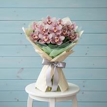 Букет цветов из:  Орхидеи и Розы в Девице