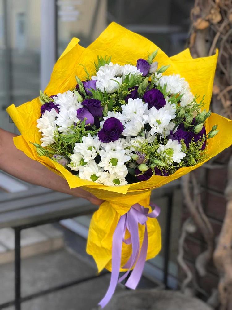 Букет цветов из: Ирисы, Хризантемы и Ромашки в Девице