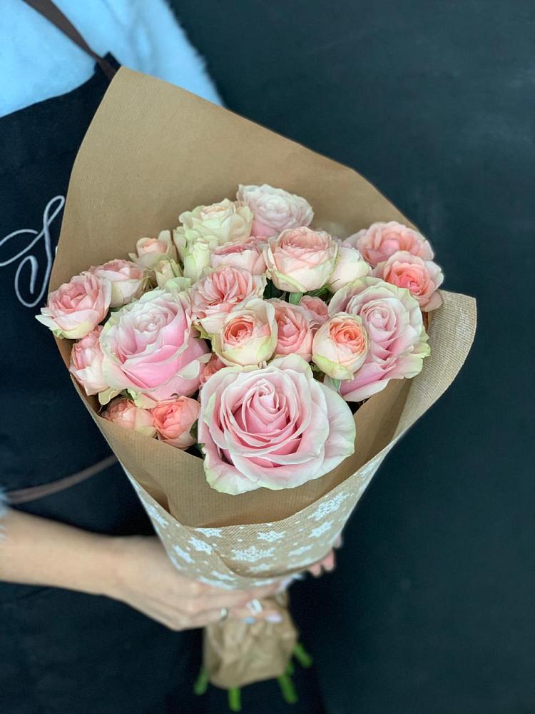 Букет цветов из: Хризантемы и Розы в Девице