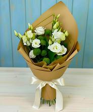 Букет цветов из:  Хризантемы и Лизиантусы в Девице