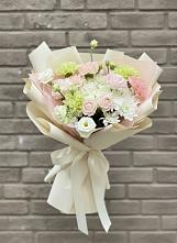 Букет цветов из:  Гвоздики, Розы, Лизиантусы и Хризантемы в Девице