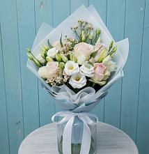 Букет цветов из:  Розы и Лизиантусы в Девице