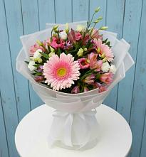 Букет цветов из:  Герберы, Альстромерии и Лизиантусы в Девице