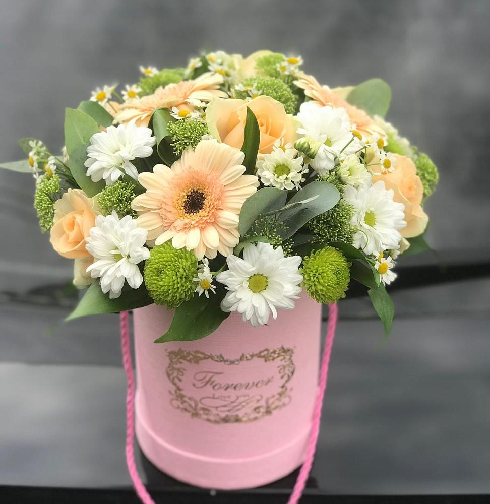 Цветочная композиция из Розы, Герберы и Хризантемы в шляпной коробке в Девице