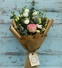 Букет цветов из:  Розы и Лизиантусы в Девице
