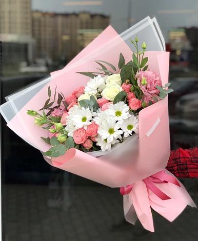 Букет цветов из: Розы, Лизиантусы и Хризантемы в Девице