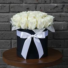 Цветочная композиция из Розы в шляпной коробке в Девице